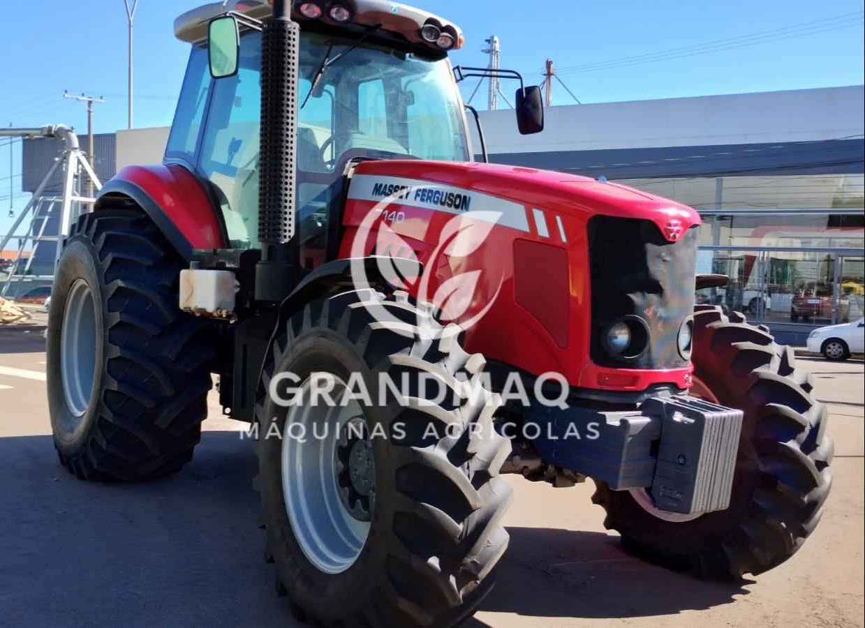 Trator Massey Ferguson MF 7140 ano 2011