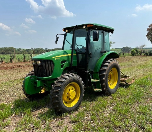 Trator John Deere 5078 E ano 2018