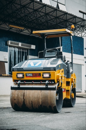Rolo Compactador XCMG XMR403S ano 2025
