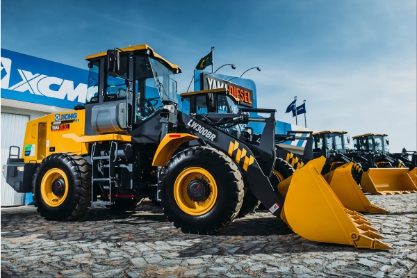 Pá Carregadeira XCMG LW300BR - Máquinas de Linha Amarela