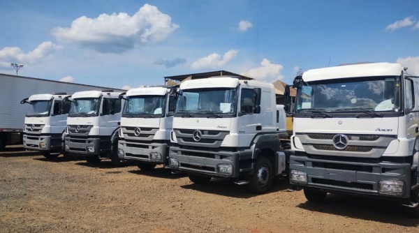 Caminhão Mercedes Benz Axor 3344 ano 2019 - Axor 3344 - Caminhões e Carretas