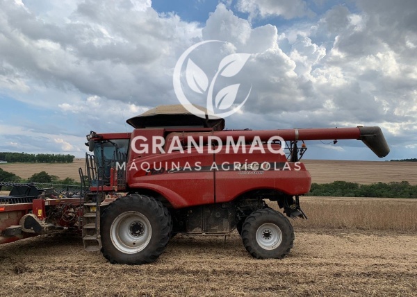 Colheitadeira Case Axial-Flow 7120 ano 2013