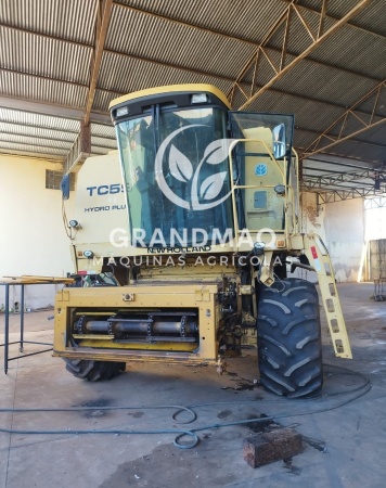 Colheitadeira New Holland TC 59 ano 1999 - TC 59 - Máquinas Agrícolas