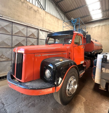 Scania 111s ano 1977, 6x4, com tanque pipa de 10.000 litros - Caminhões e Carretas