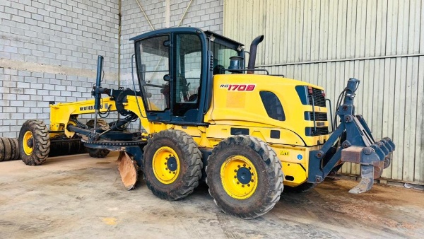 Motoniveladora New Holland RG170.B EVO ano 2011