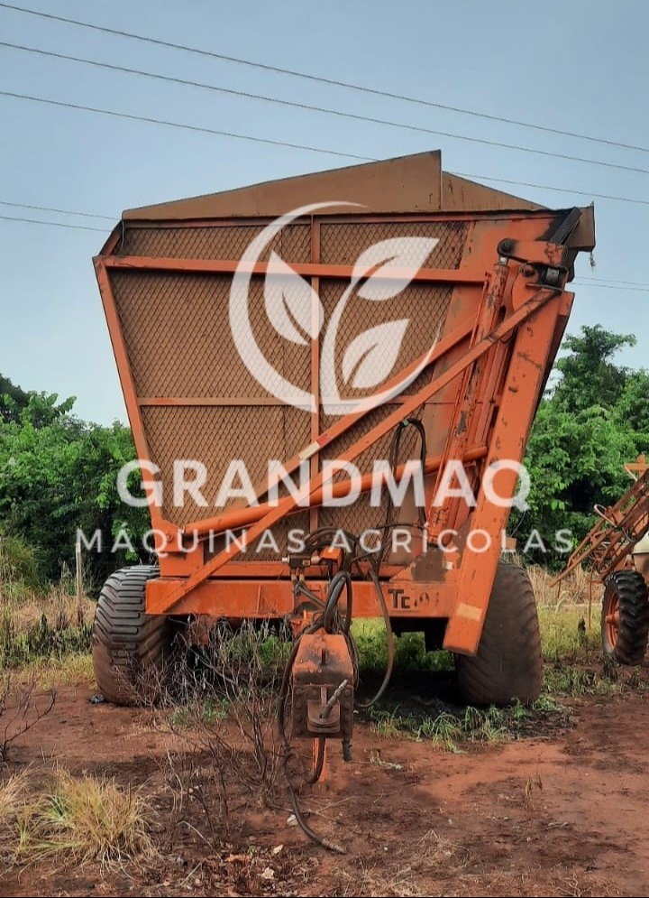 CARRETA GRANELEIRA SANTAL