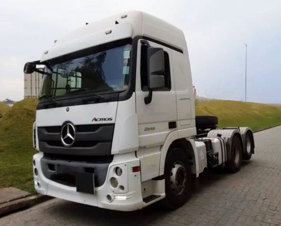 MB Actros 2546 ano 2018, 6x2, com 550.000 km - Caminhões e Carretas