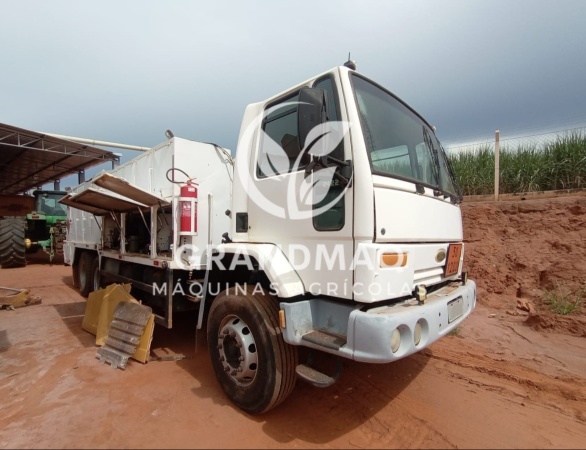 Caminhão Ford CARGO 2422 ano 2001