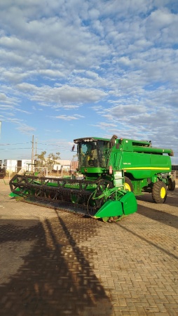 Colheitadeira John Deere 9470 ano 2014