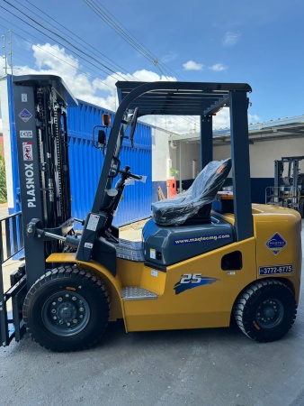 EMPILHADEIRA NOVA - DIESEL- 2.5T - TORRE TRIPLEX 4.7MTS