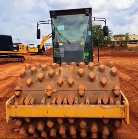 COMPACTADOR CATERPILLAR CP 533 E 2011 5748037 - Pavimentação e Infraestrutura