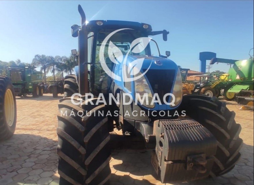 Trator New Holland T7.245 ano 2013