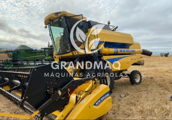 Colheitadeira New Holland Tc 5070 ano 2017 - Máquinas Agrícolas