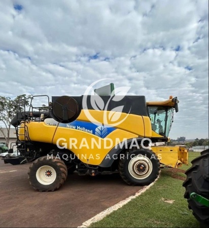 Colheitadeira New Holland CR 9060 ano 2012
