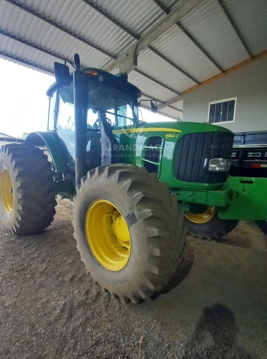 Trator John Deere 6150J ano 2017