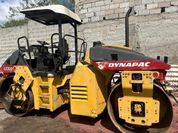 Rolo Compactador Dynapac CC222 ano 1997