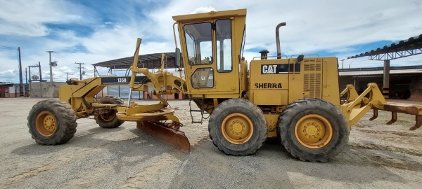 Motoniveladora Caterpillar 135H ano 1999 - 135H - Máquinas de Linha Amarela