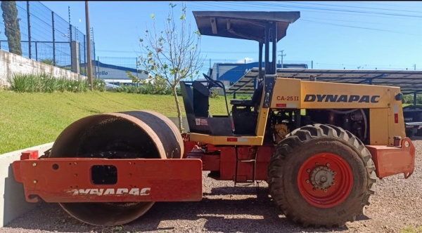 Rolo Compactador Dynapac CA25 ano 2001 - CA25 - Pavimentação e Infraestrutura