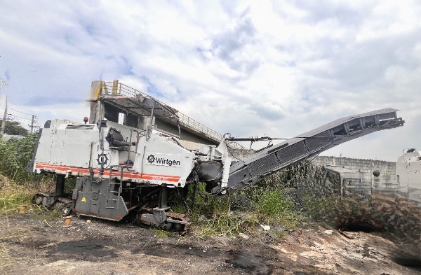 Fresadora Wirtgen 200DC ano 2000