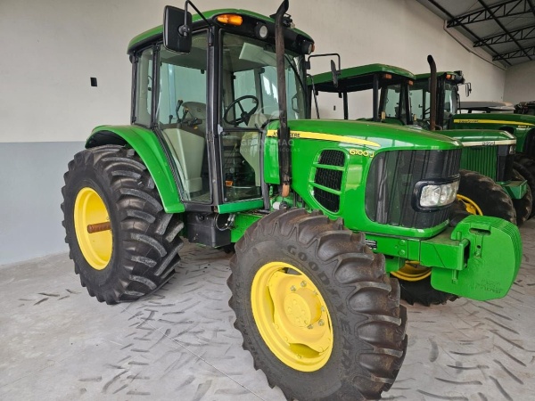 Trator John Deere 6100J ano 2018 - 6100J - Máquinas Agrícolas