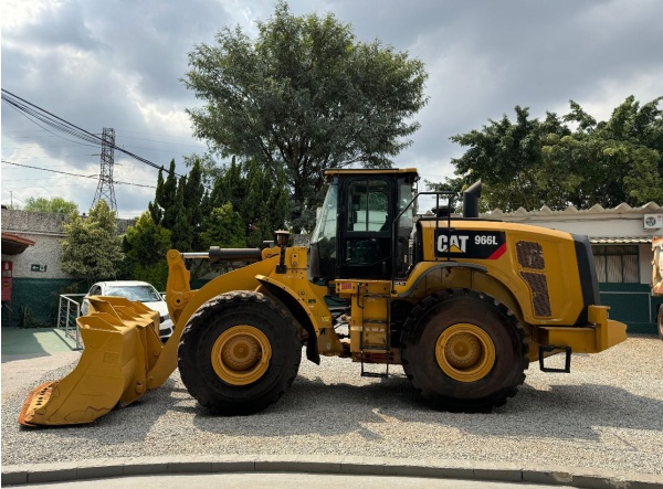 Pá Carregadeira Caterpillar 966L ano 2019
