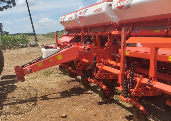 Plantadeira Kuhn PG 1100 ano 2017