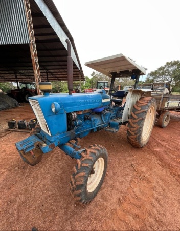 Trator Ford 6600 ano 1984
