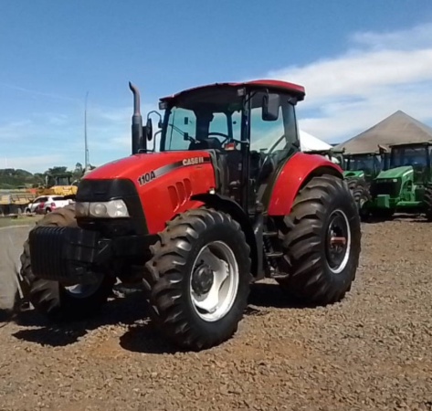 Trator Case Farmall 110A ano 2022, 4x4, com 9230 horas - Máquinas Agrícolas