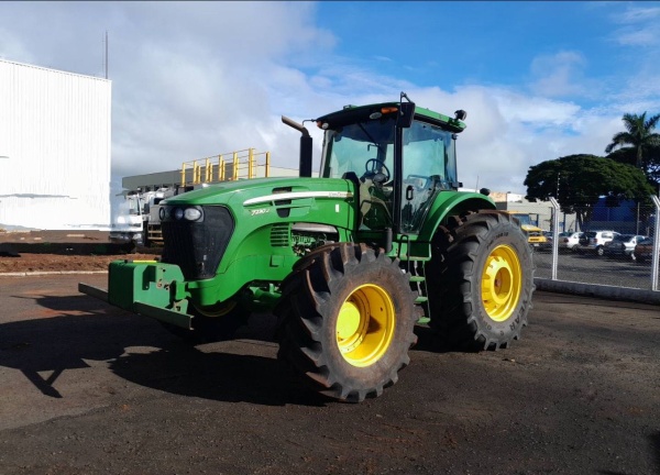 Trator John Deere 7230 ano 2021