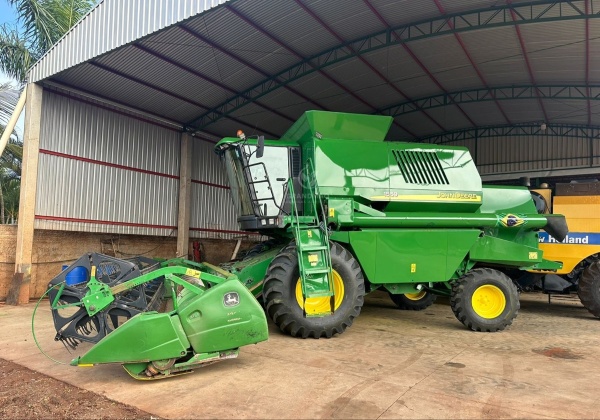 Colheitadeira John Deere 1550 ano 2007
