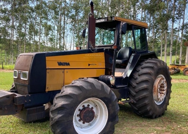 Trator Valtra 1780 ano 2003