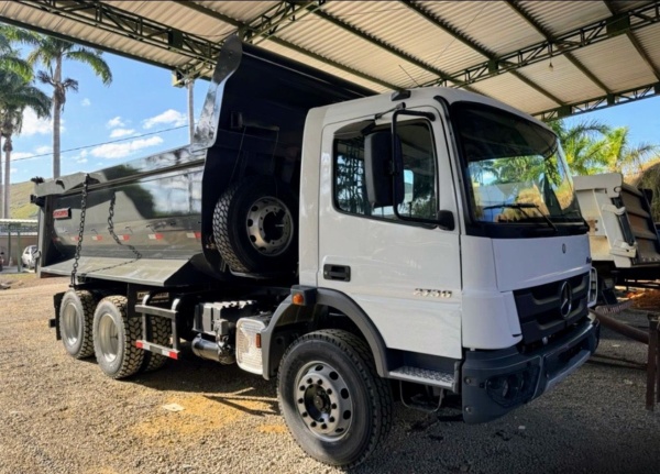 MB 2730 ano 2022, 6x4, com caçamba meia cana de 14 metros em Hardox, 53.000 km