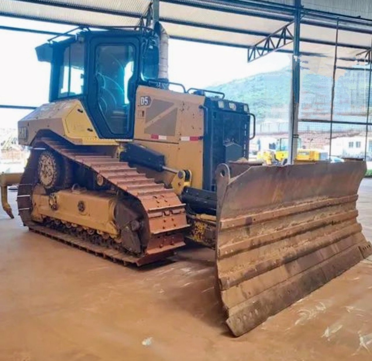 Trator de Esteira Caterpillar D5 ano 2020