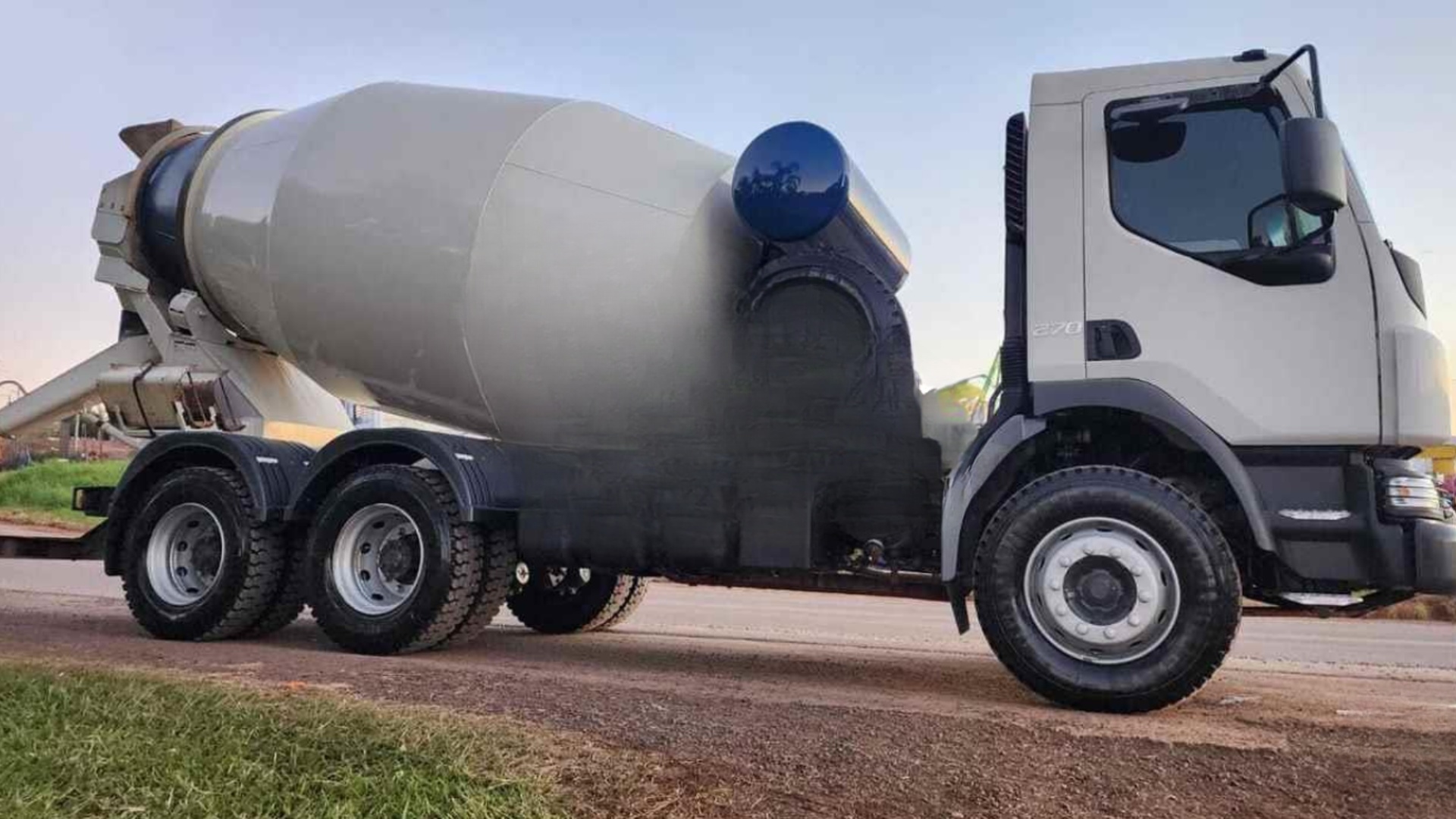 Caminhão Volvo VM 290