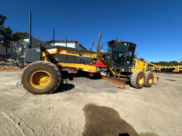 Motoniveladora Komatsu GD555 2019