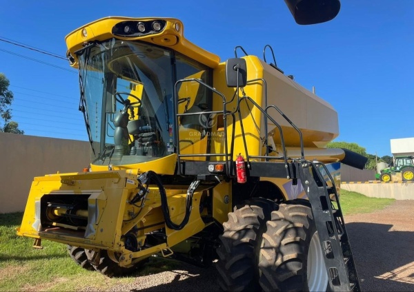 Colheitadeira New Holland TC 4.90 ano 2022 - TC 4.90 - Máquinas Agrícolas