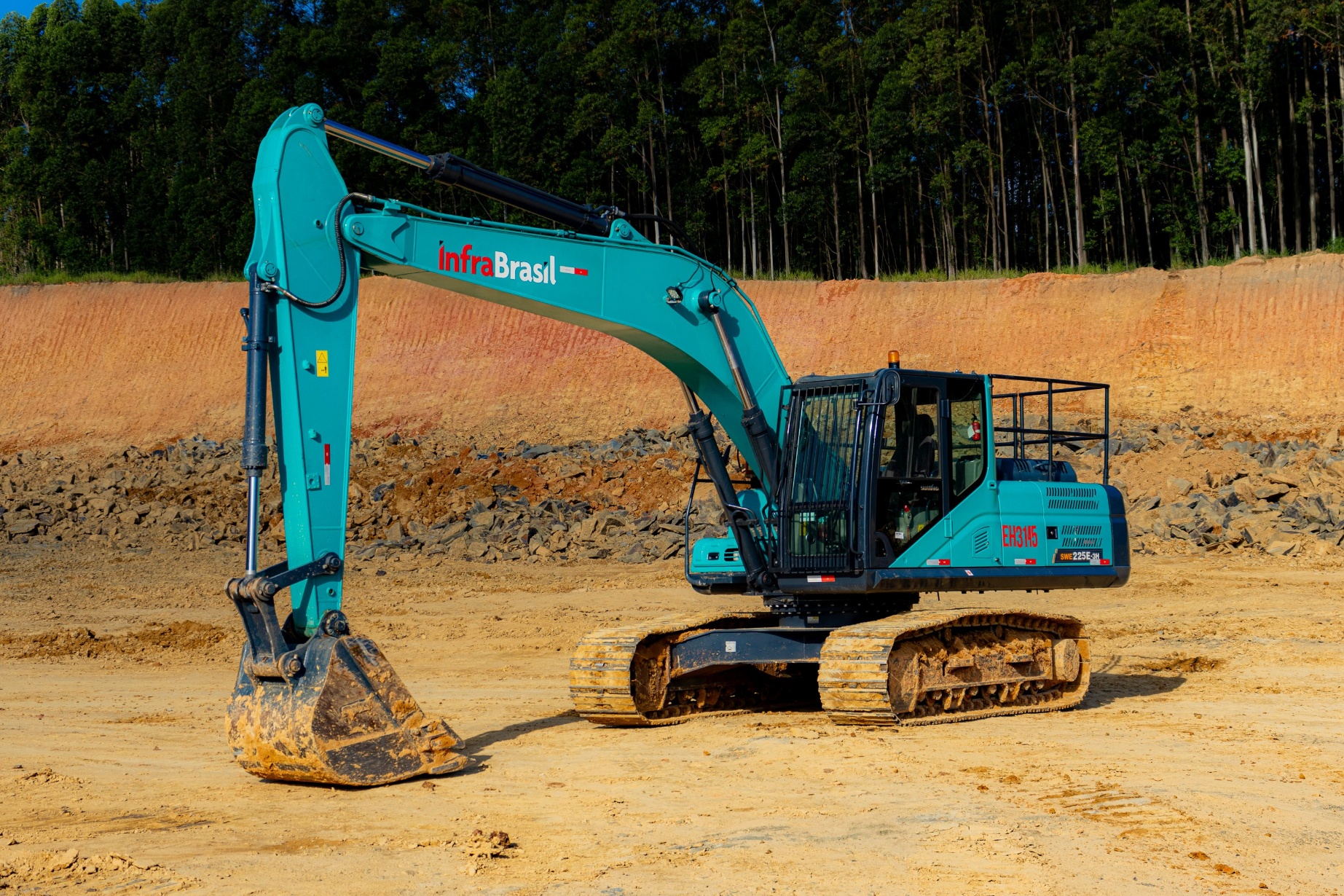 Escavadeira Sunward SWE225E-3H ano 2024