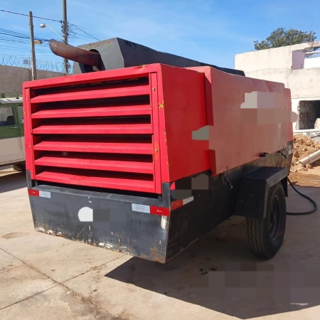 Compressor de Ar Portátil XAS 420 Diesel 2013 - Xas 420 - Outros