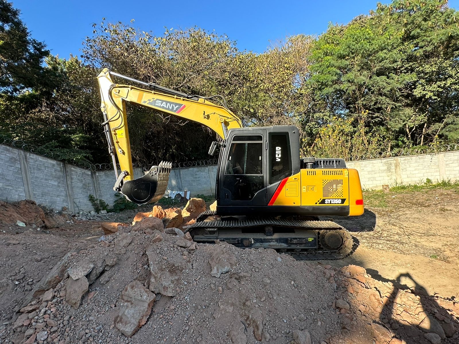 Escavadeira SANY SY135 C ano 2020