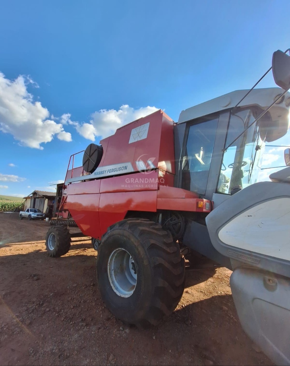 Colheitadeira Massey Ferguson MF32 ano 2008