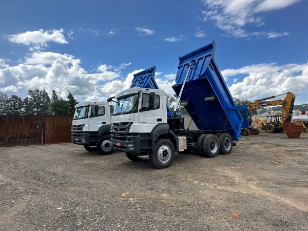 Caminhão Caçamba Axor 4144 6X4 2017/17 - Caminhões e Carretas