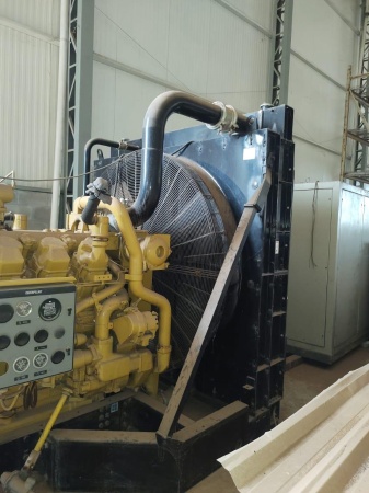 Gerador de Energia Caterpillar 700 kVA ano 2002