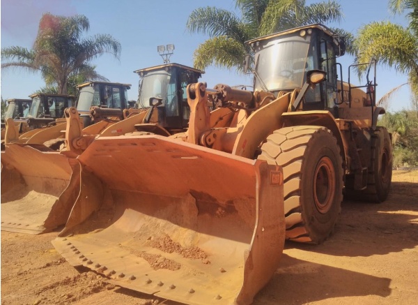 Pá Carregadeira Caterpillar 966L ano 2019