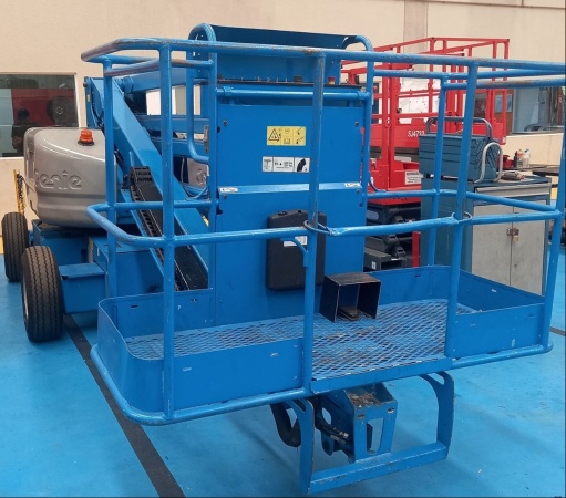 Plataforma Genie  Z-45/25 DC ano 2011