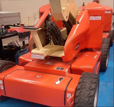 Plataforma JLG E 450AJ ano 2010 - E 450AJ - Máquinas para Elevação