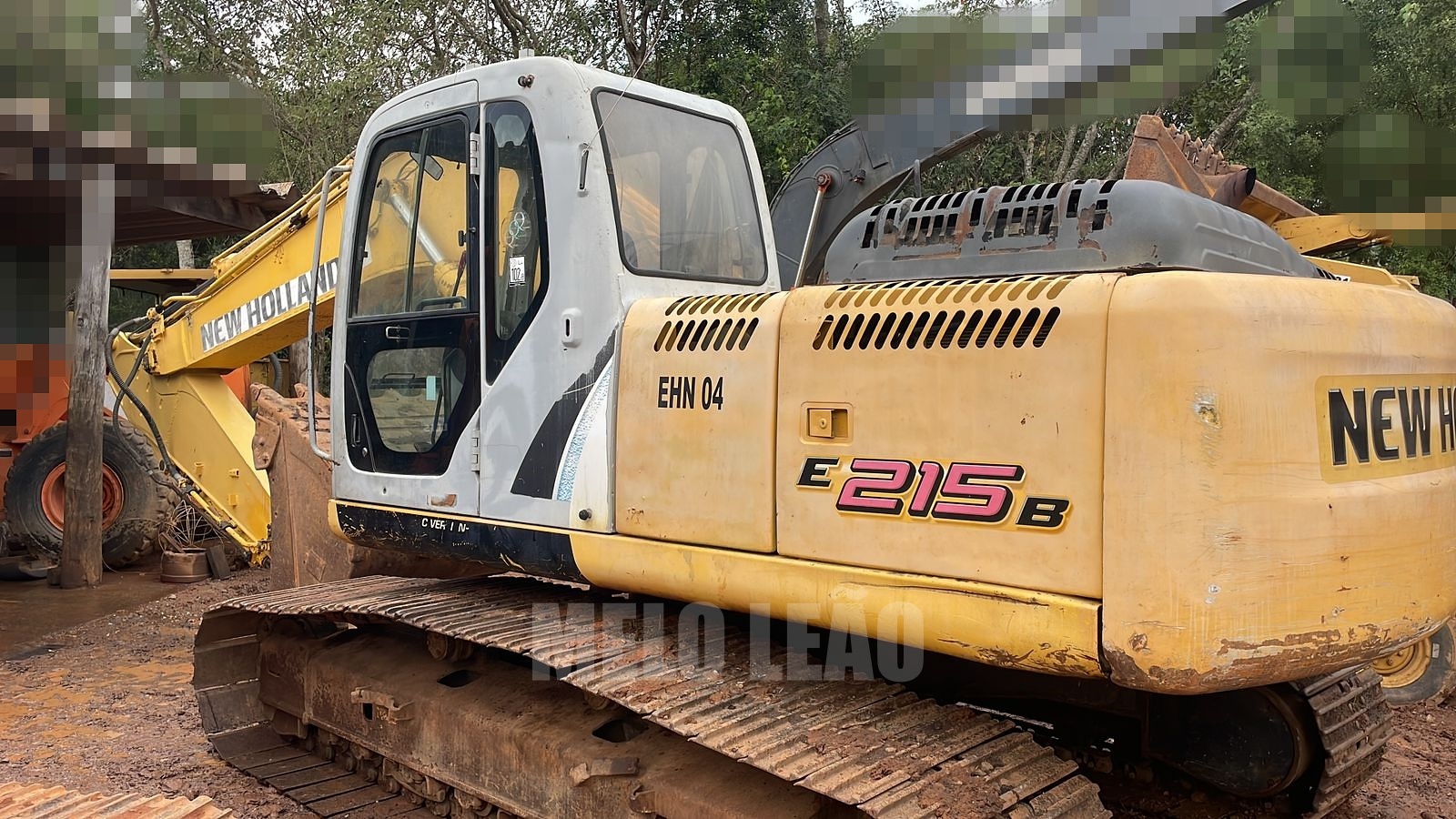 Escavadeira New Holland E 215C EVO