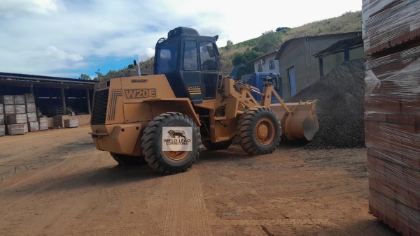 Pá Carregadeira Case W20E