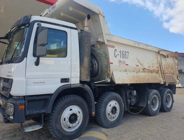 Caminhão Mercedes Benz Actros 4844 8X4 ano 2018