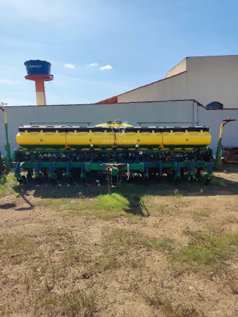 Plantadeira John Deere 2115 CCS ano 2014