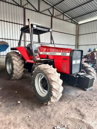 Trator Massey Ferguson MF 660 ano 1996
